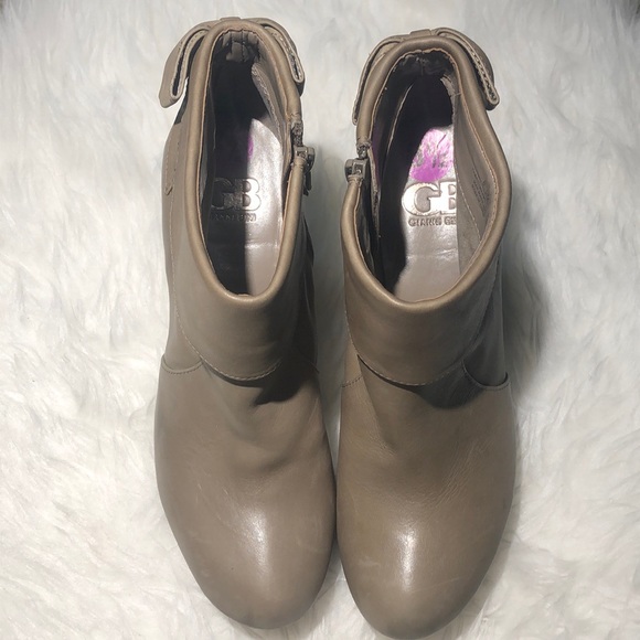 Gianni Bini Beige Leather Ankle Boots - Picture 3 of 9